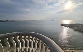 13Pax Glory Executive Suite 3R3B, Doorstep Beach, Pool, Bbq, Wifi, 50